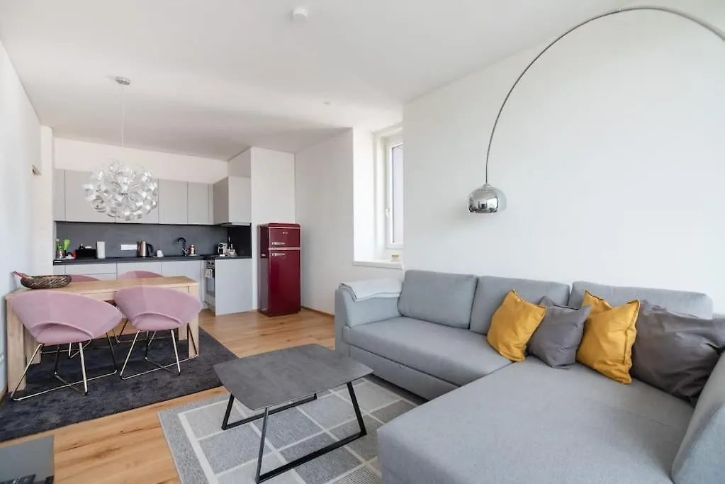 شقة Hoch Hinaus, Neu Und Stilvoll Mit Pool Am Dach فيينا