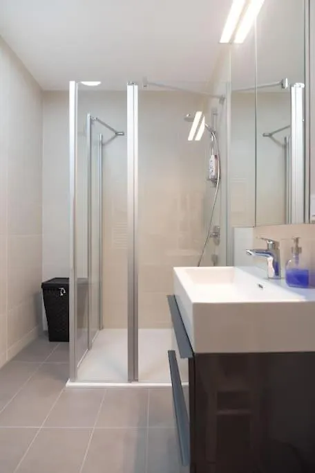 شقة Hoch Hinaus, Neu Und Stilvoll Mit Pool Am Dach فيينا