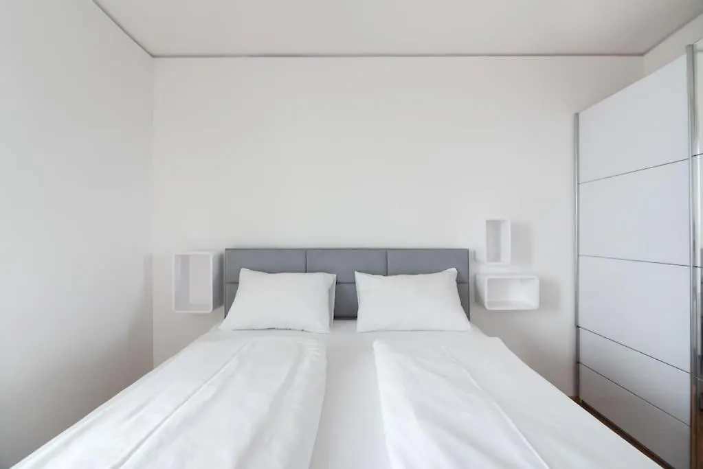 Hoch Hinaus, Neu Und Stilvoll Mit Pool Am Dach Apartment Viena